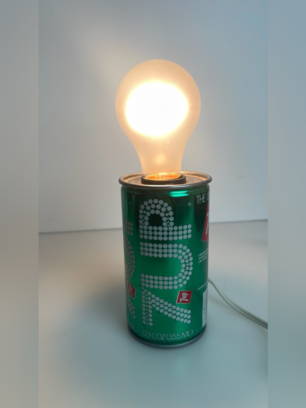 Vintage 1970s 7-up UnCola Soda Pop Can Lamp W/  Light Bulb Works